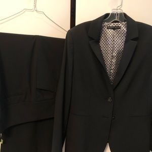 Antonio Melani Ladies Dark Navy Suit, Size 10